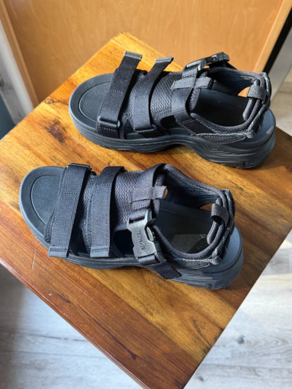 Teva Hurricane Ampsole Gaila Sandals - Women's Size 8 - Black - Like New - Picture 2 of 7